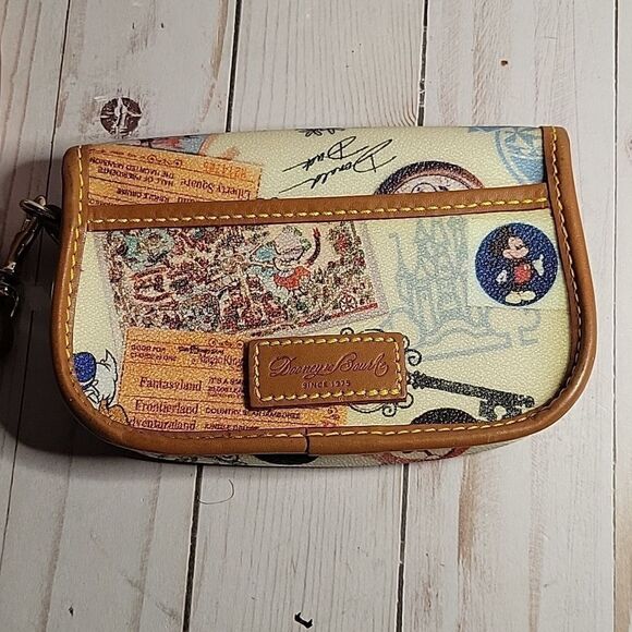 Dooney & Bourke 40th Anniversary Walt Disney Parks World Wristlet - Picture 10 of 17